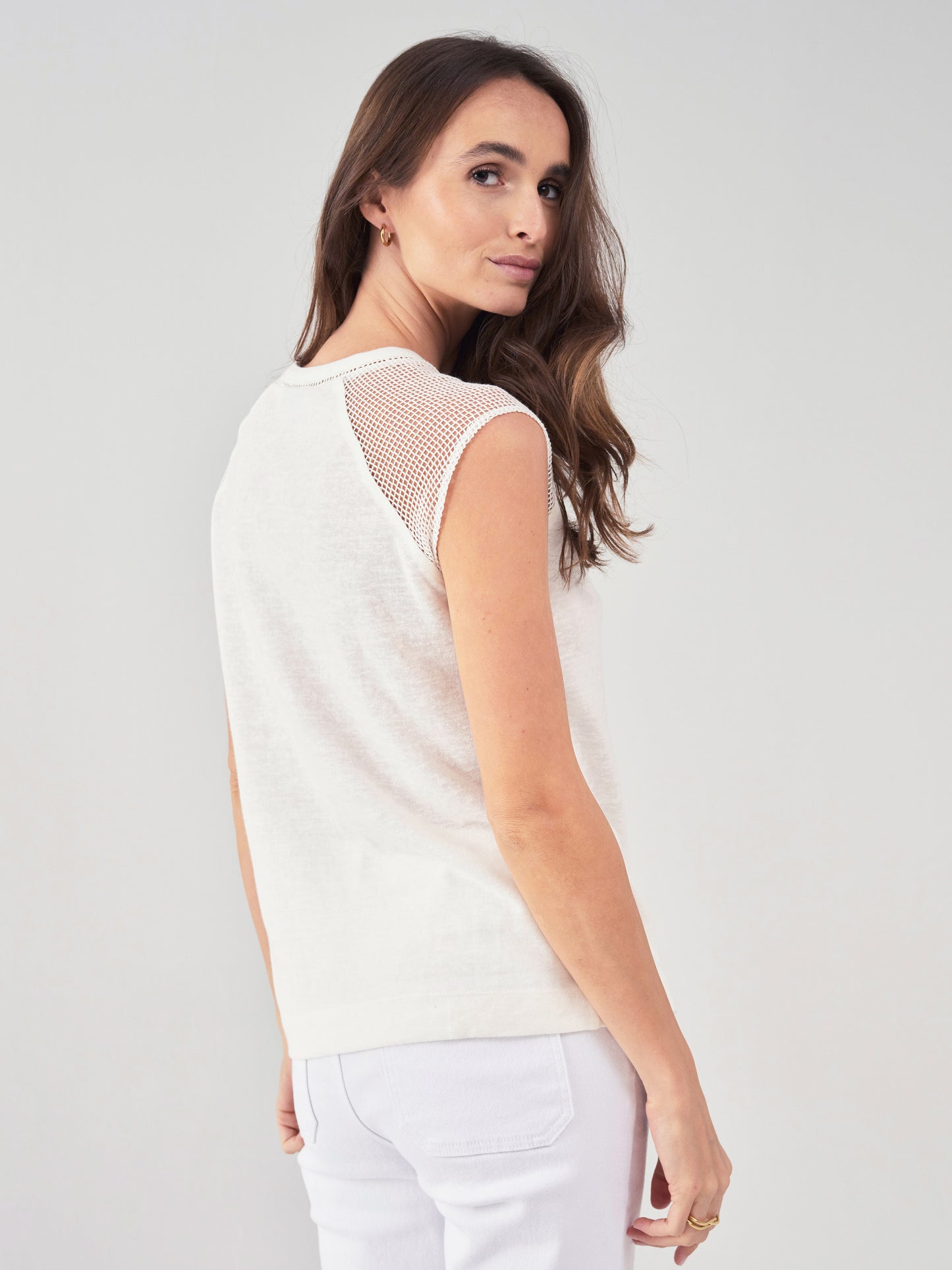 T-Shirt mit Makramee-Schulterpartie