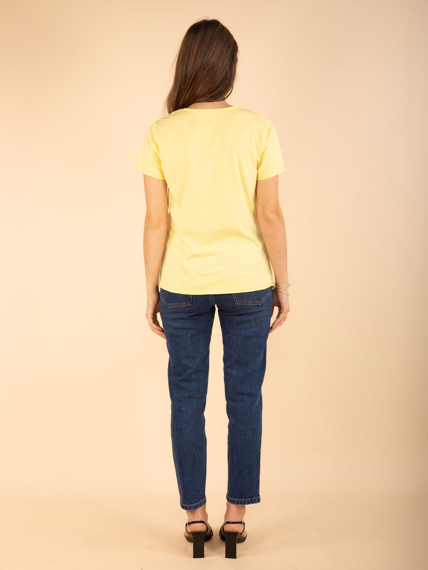 Glänzendes bedrucktes T-Shirt