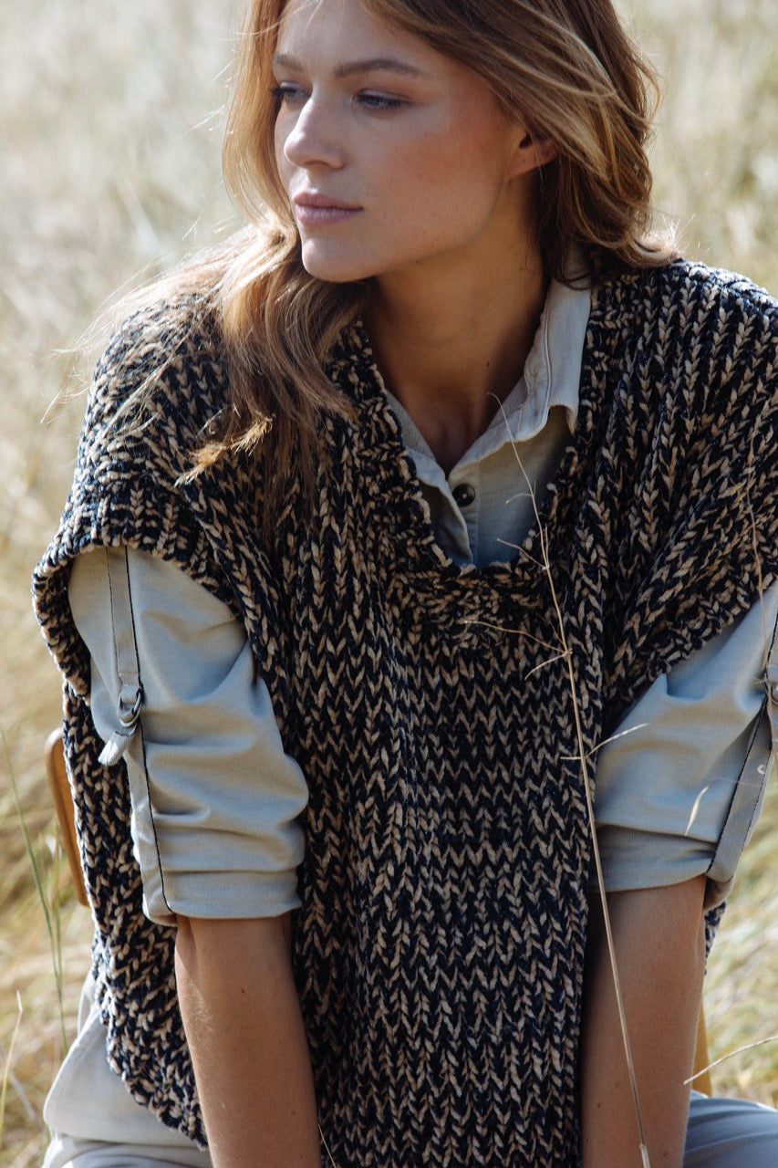 Ärmelloser Pullover aus Chenille-Garn