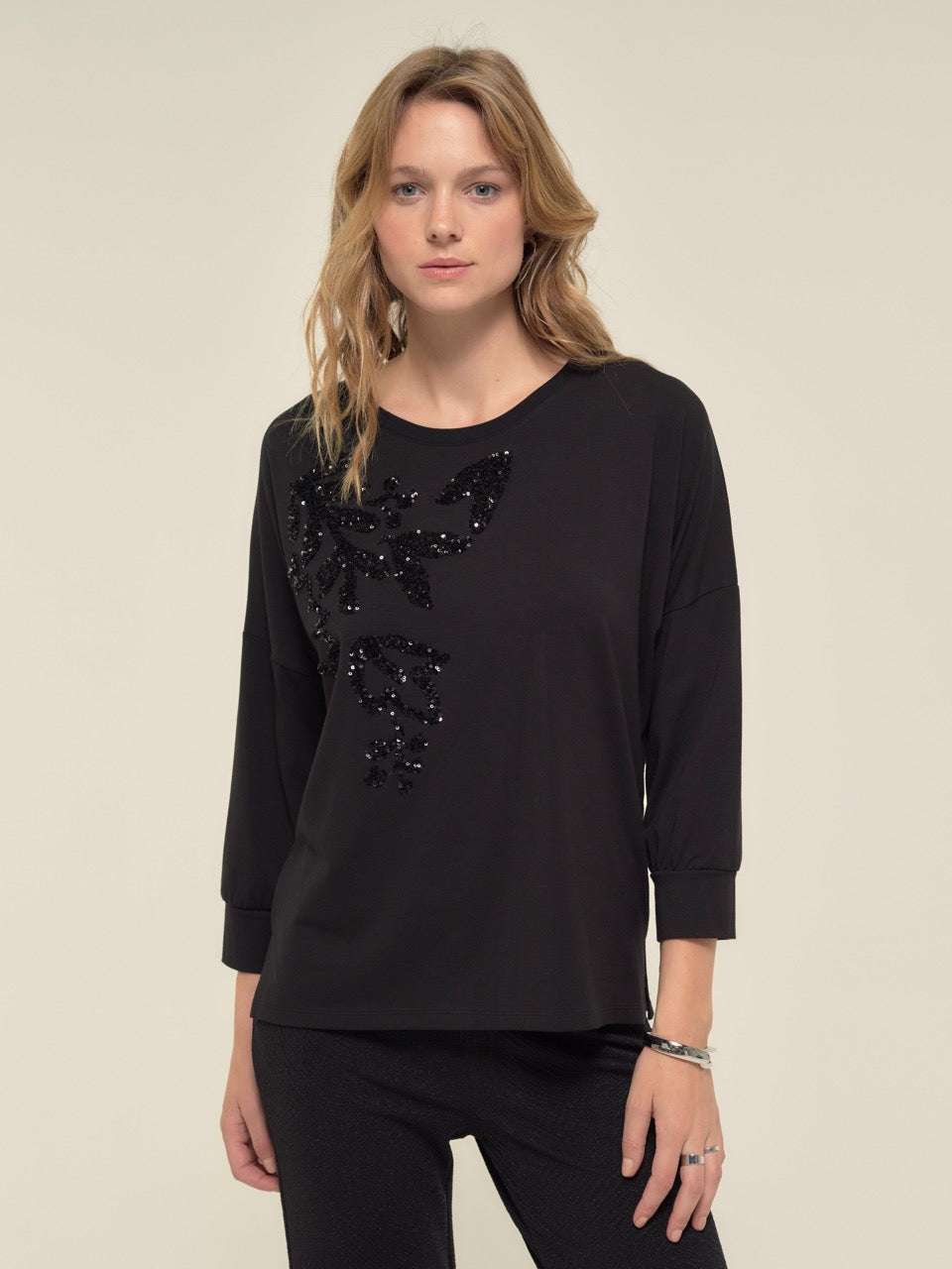 Top mit Paillettendetails