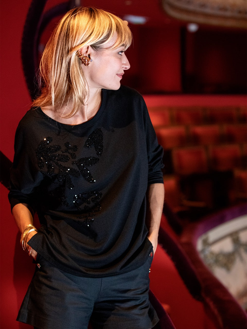 Top mit Paillettendetails