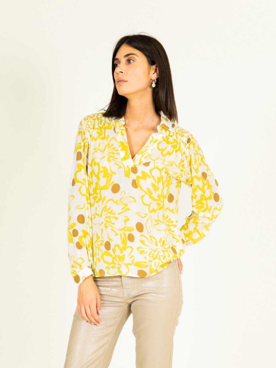 Bluse mit Punkten