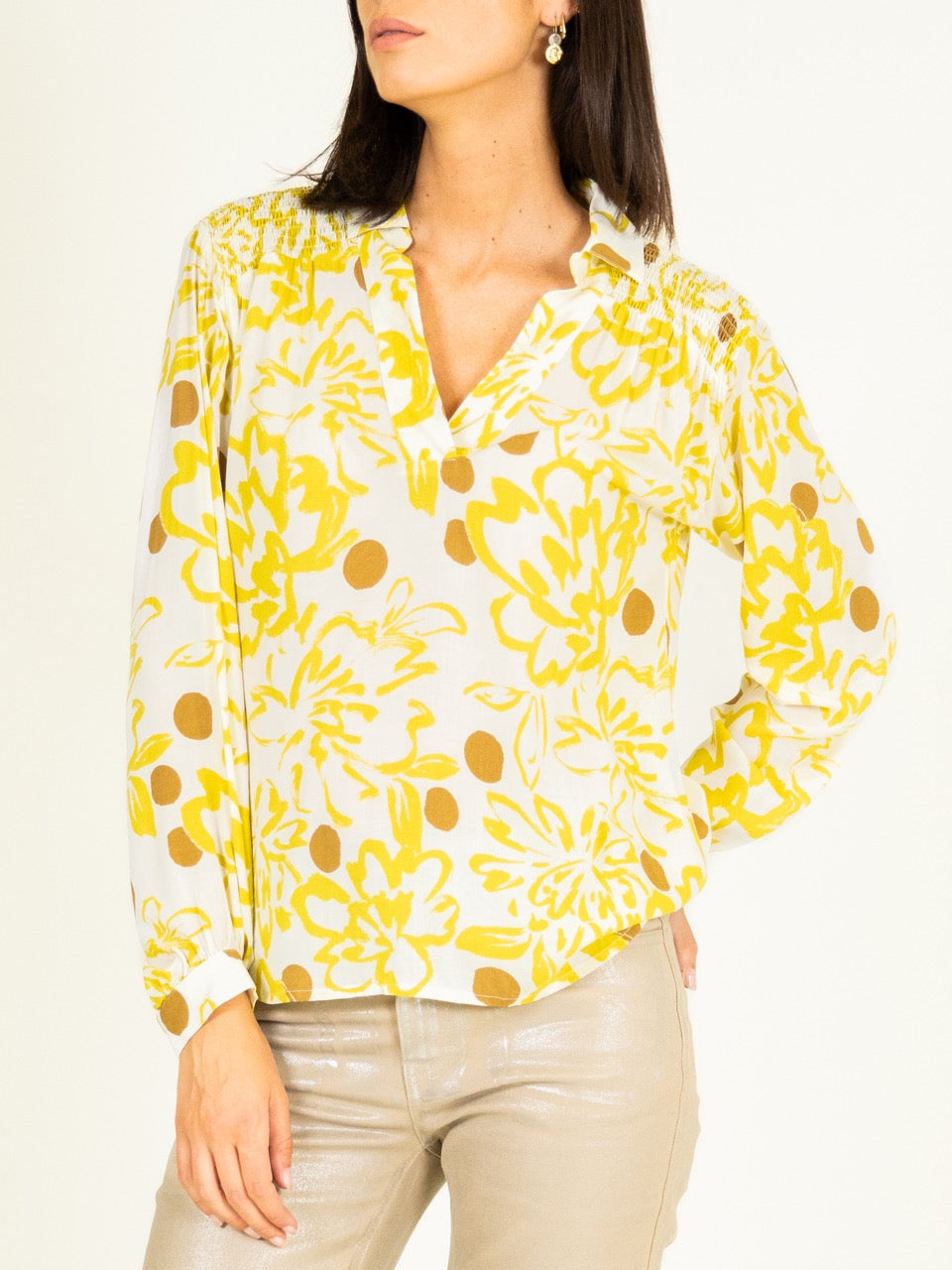 Bluse mit Punkten