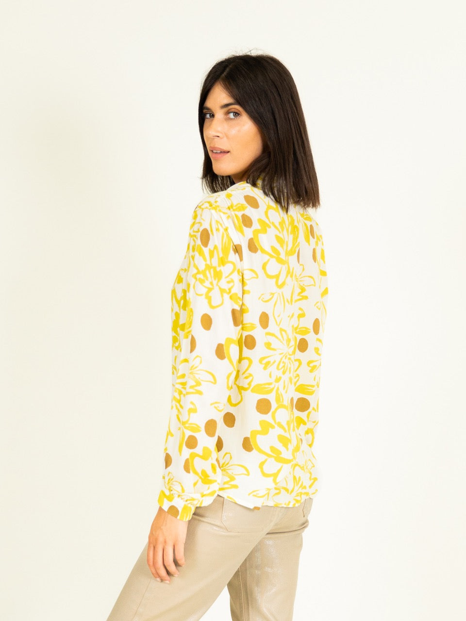 Bluse mit Punkten