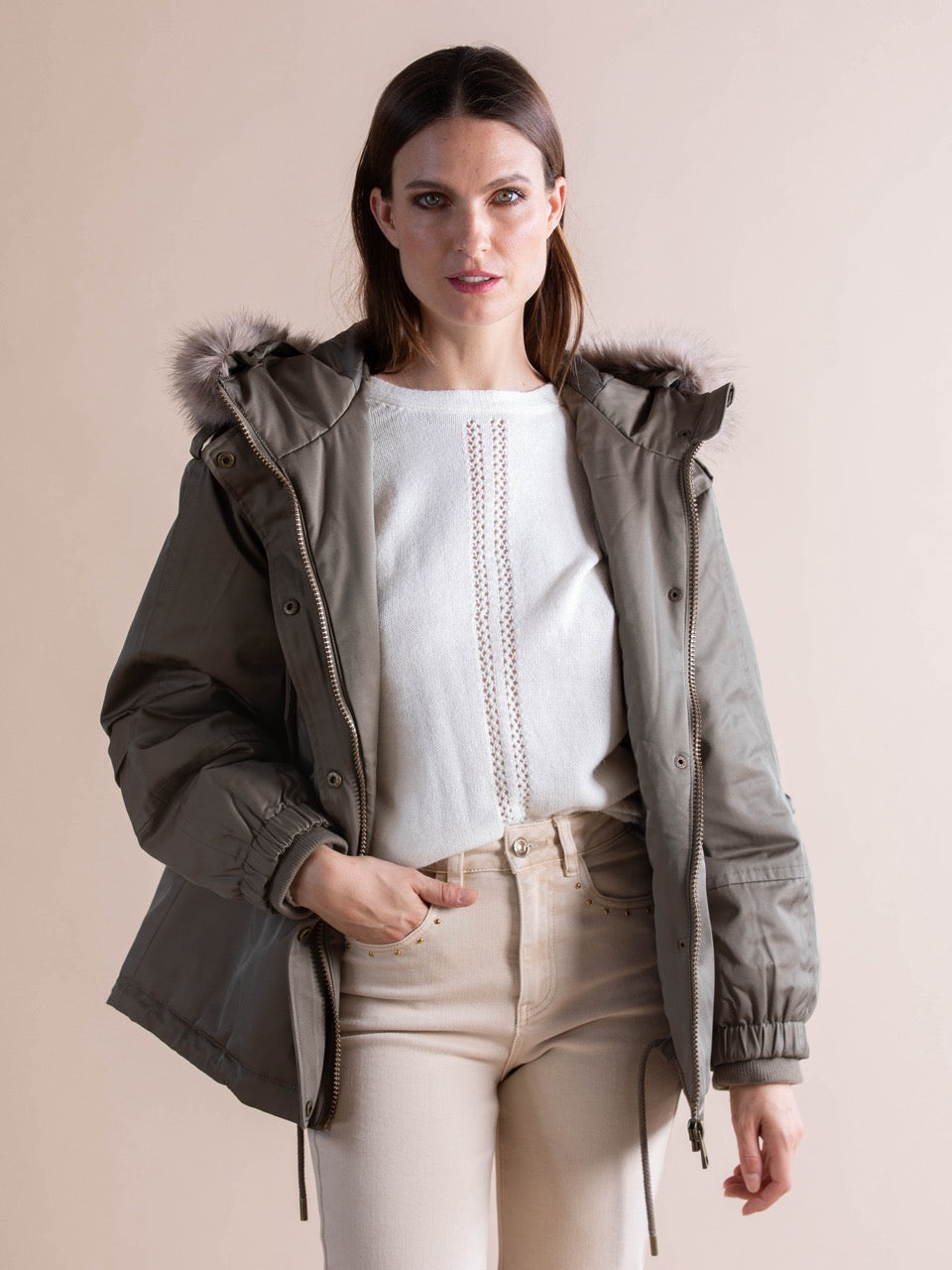Kurzer Parka mit Kapuze