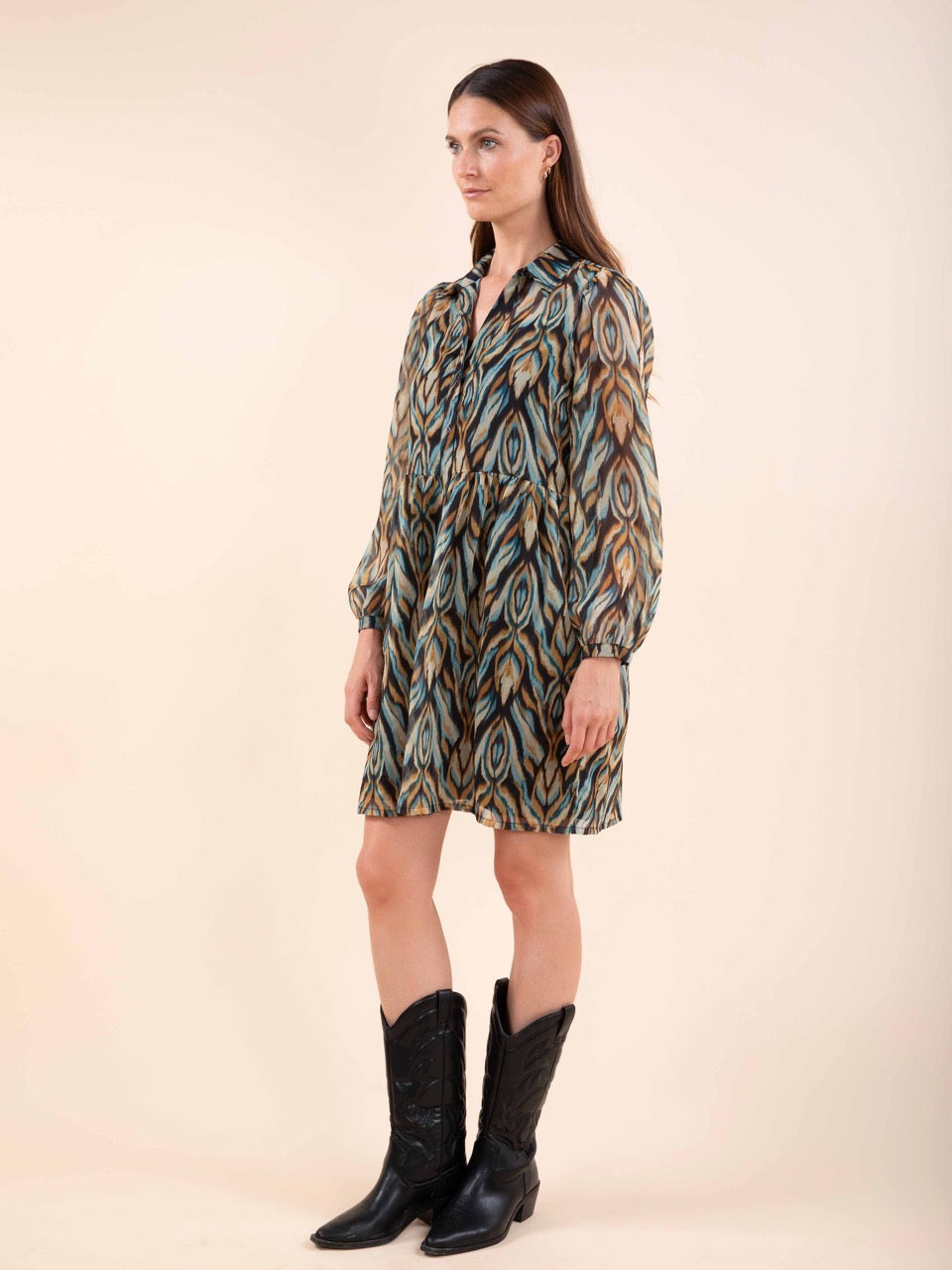 Bedrucktes Kleid mit Hemdkragen