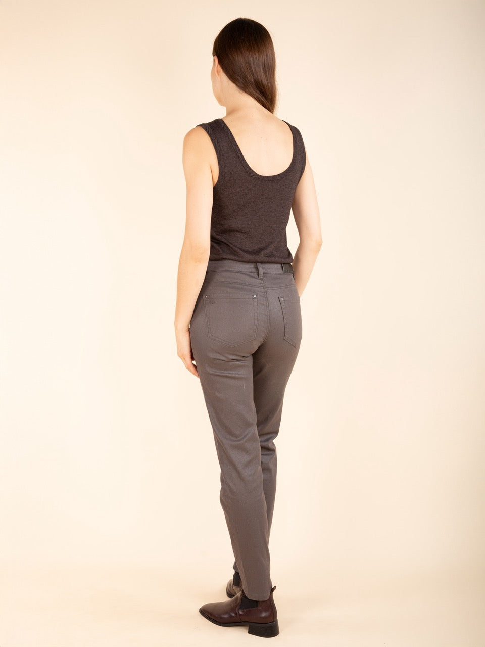 Glänzende Hose – KATE in Marone