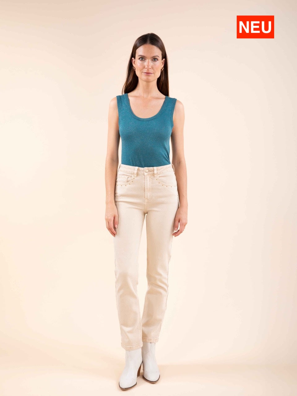 Gerade Jeans mit Nieten - KATE in Beige