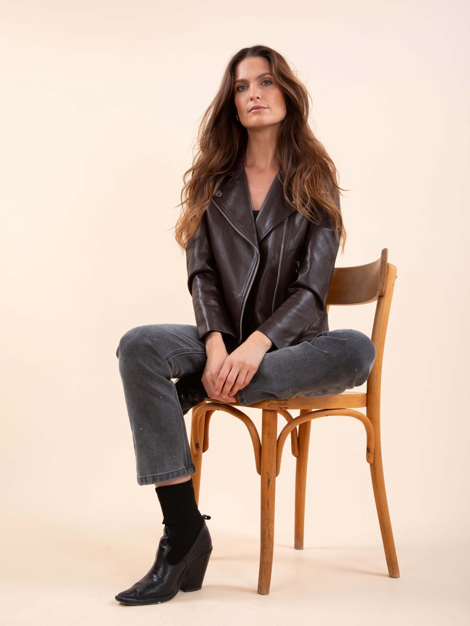Gerade Jeans mit Nieten - KATE in Denimgrau