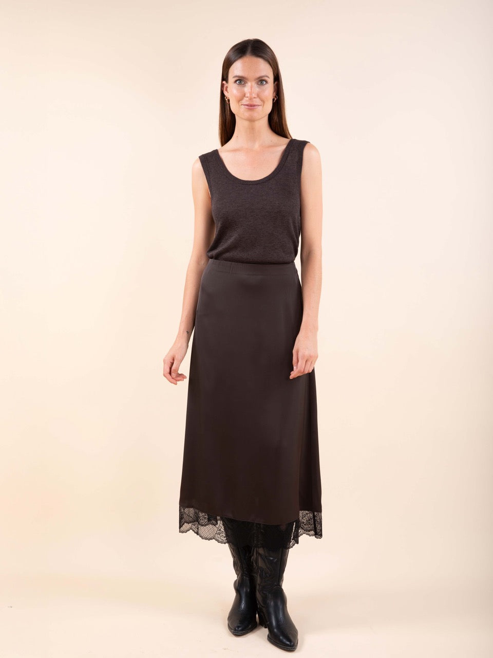 Satinrock mit Spitze