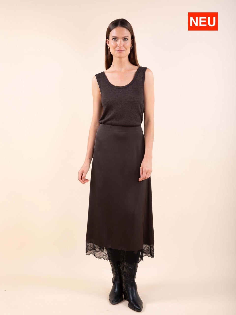 Satinrock mit Spitze