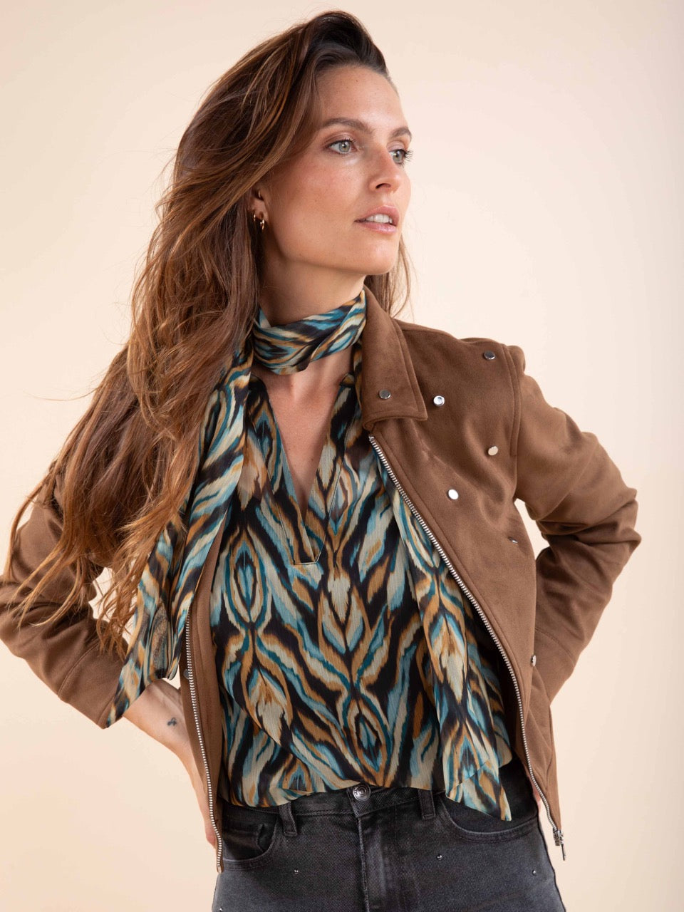 Fließende Bluse mit Pfauenprint