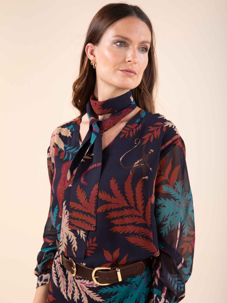 Bedrucktes Kleid mit Gürtel
