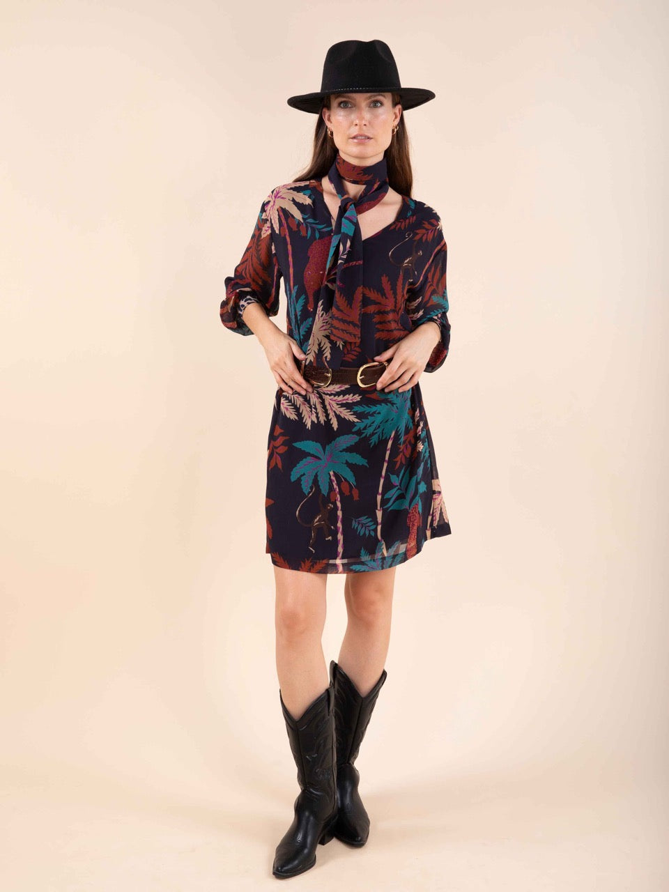Bedrucktes Kleid mit Gürtel