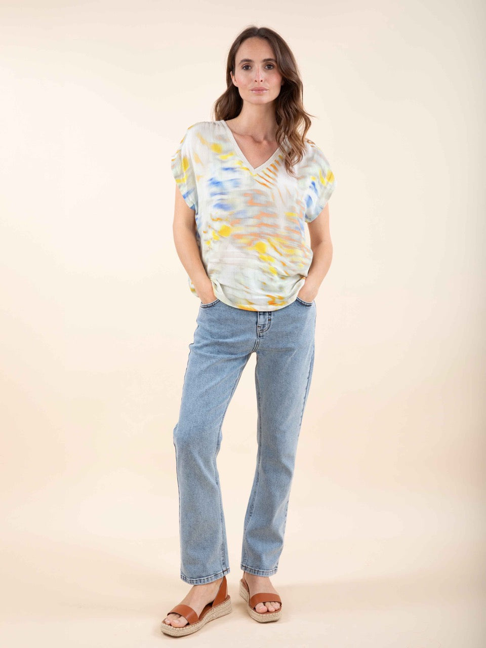 Top mit verziertem V-Ausschnitt