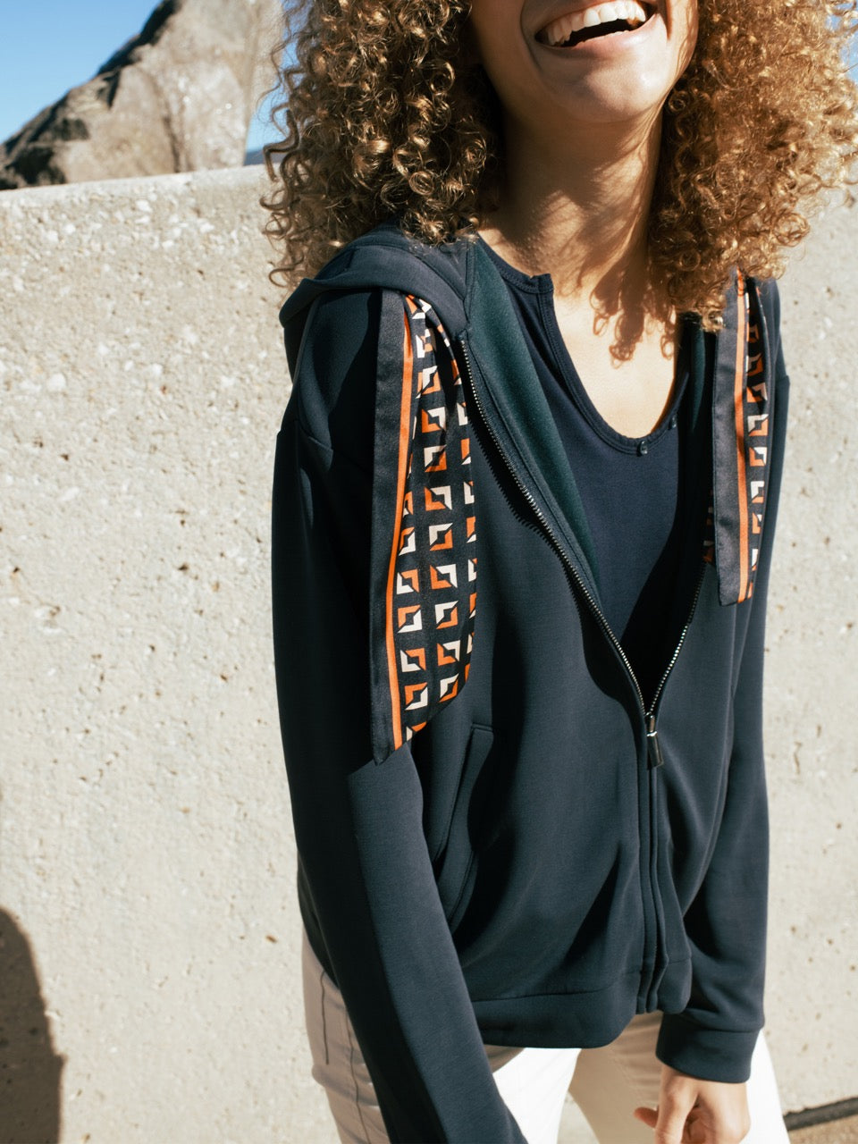 Sweater mit Tuch