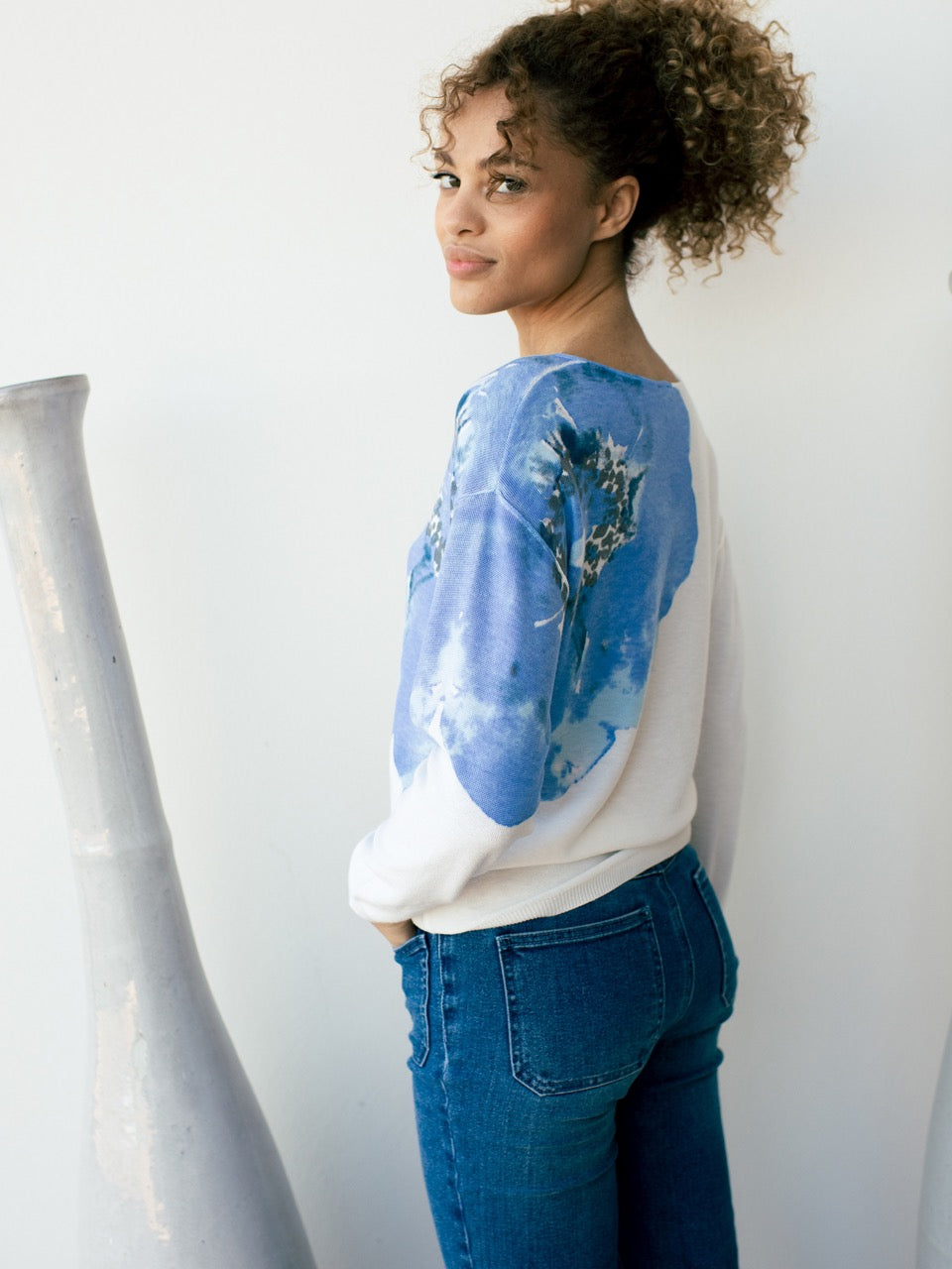 Pulli mit Blumendruck, Écru