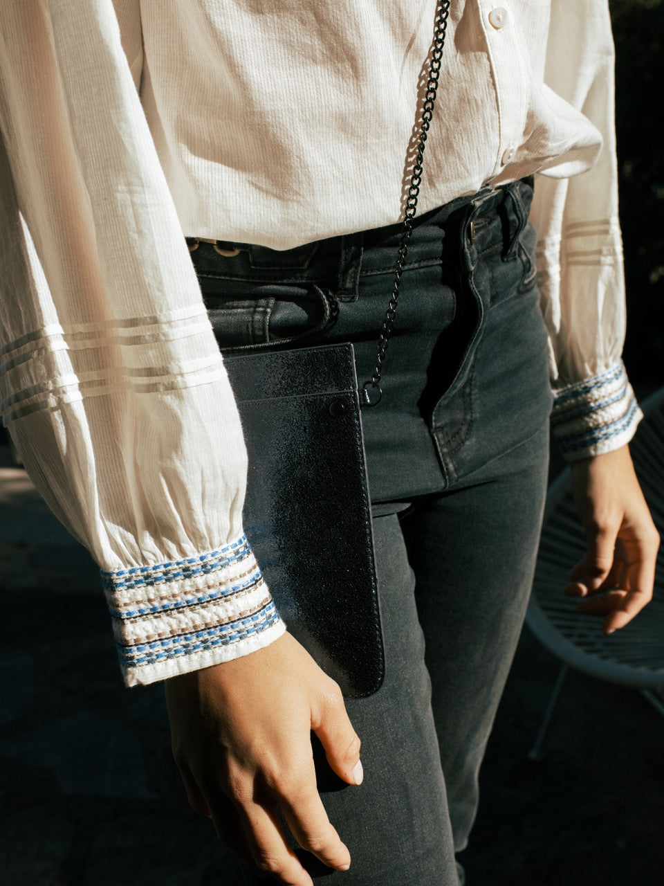 Bluse mit bestickten Ärmelbündchen