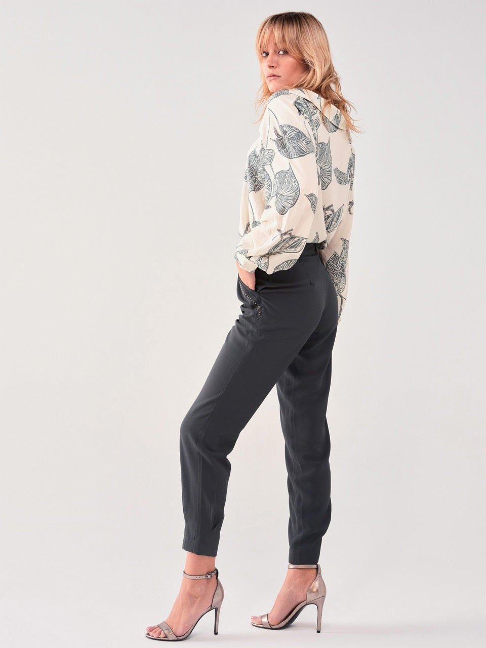 Fließende Hose, grau