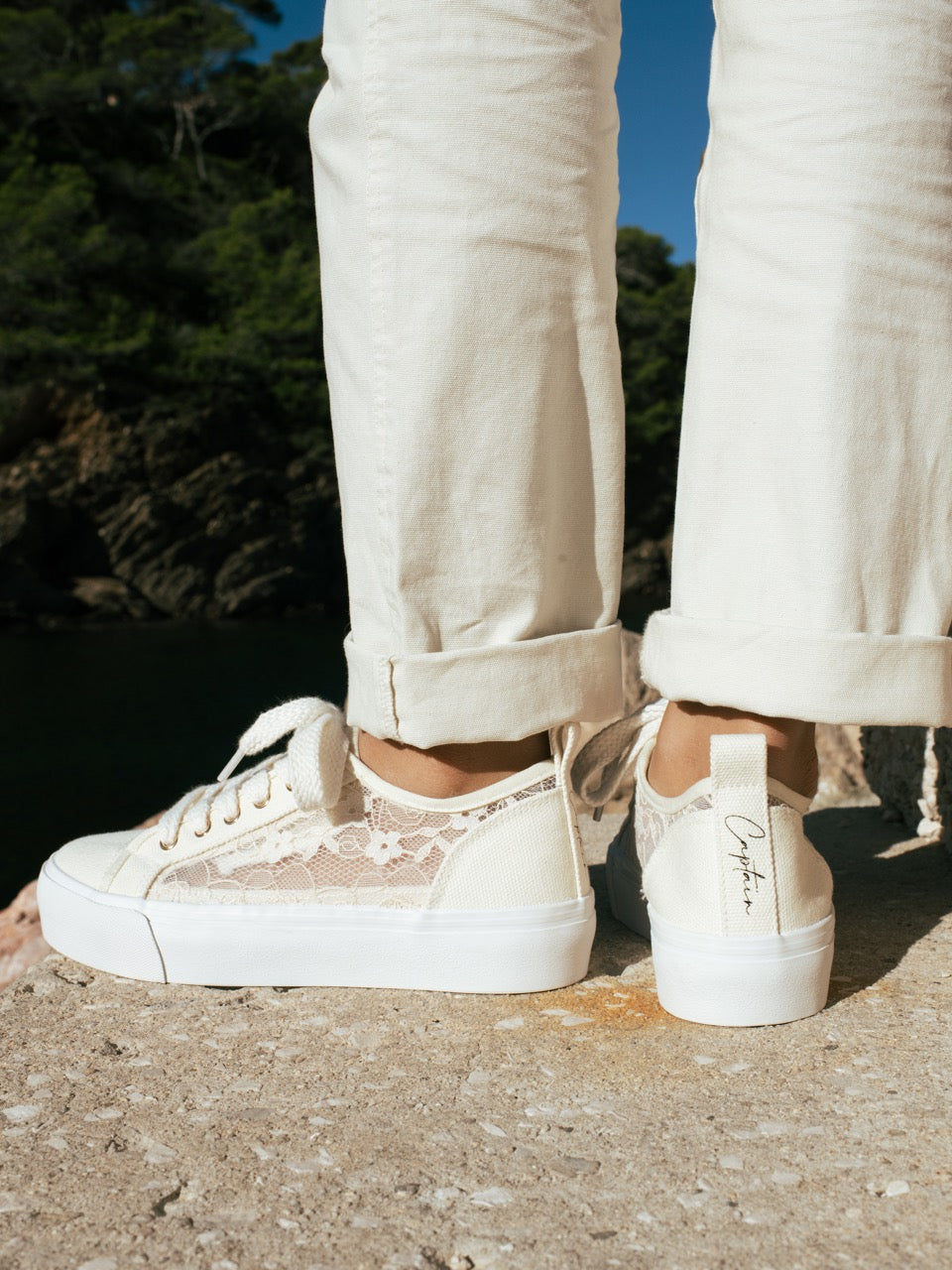 Sneakers mit Spitze