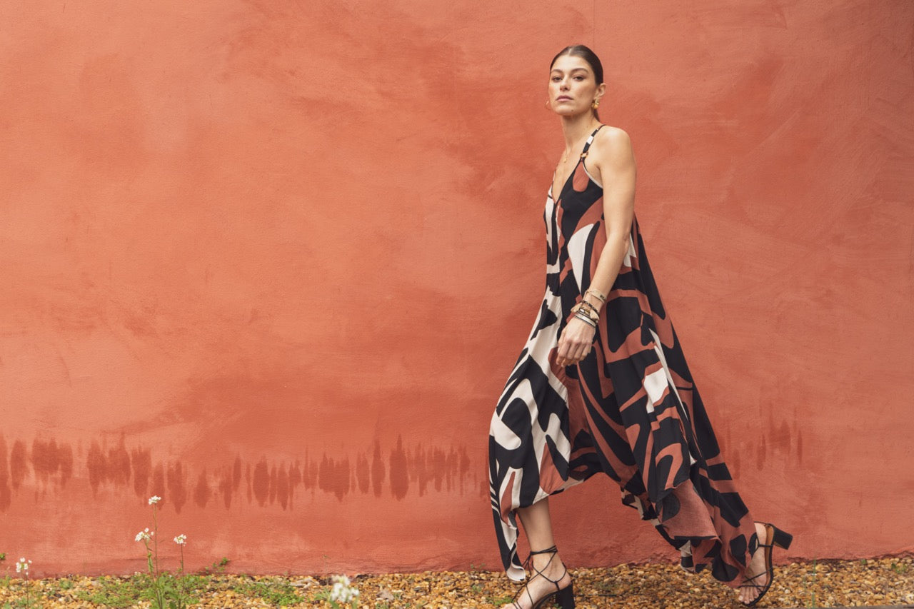 Tuch-Kleid mit Ringen
