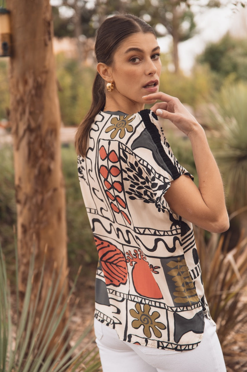 Bluse mit ethnischem Druck