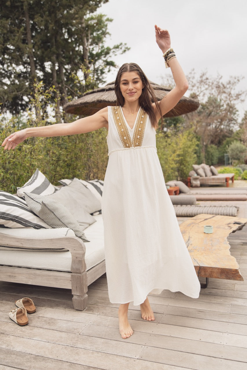 Langes Kleid mit Muscheldekor