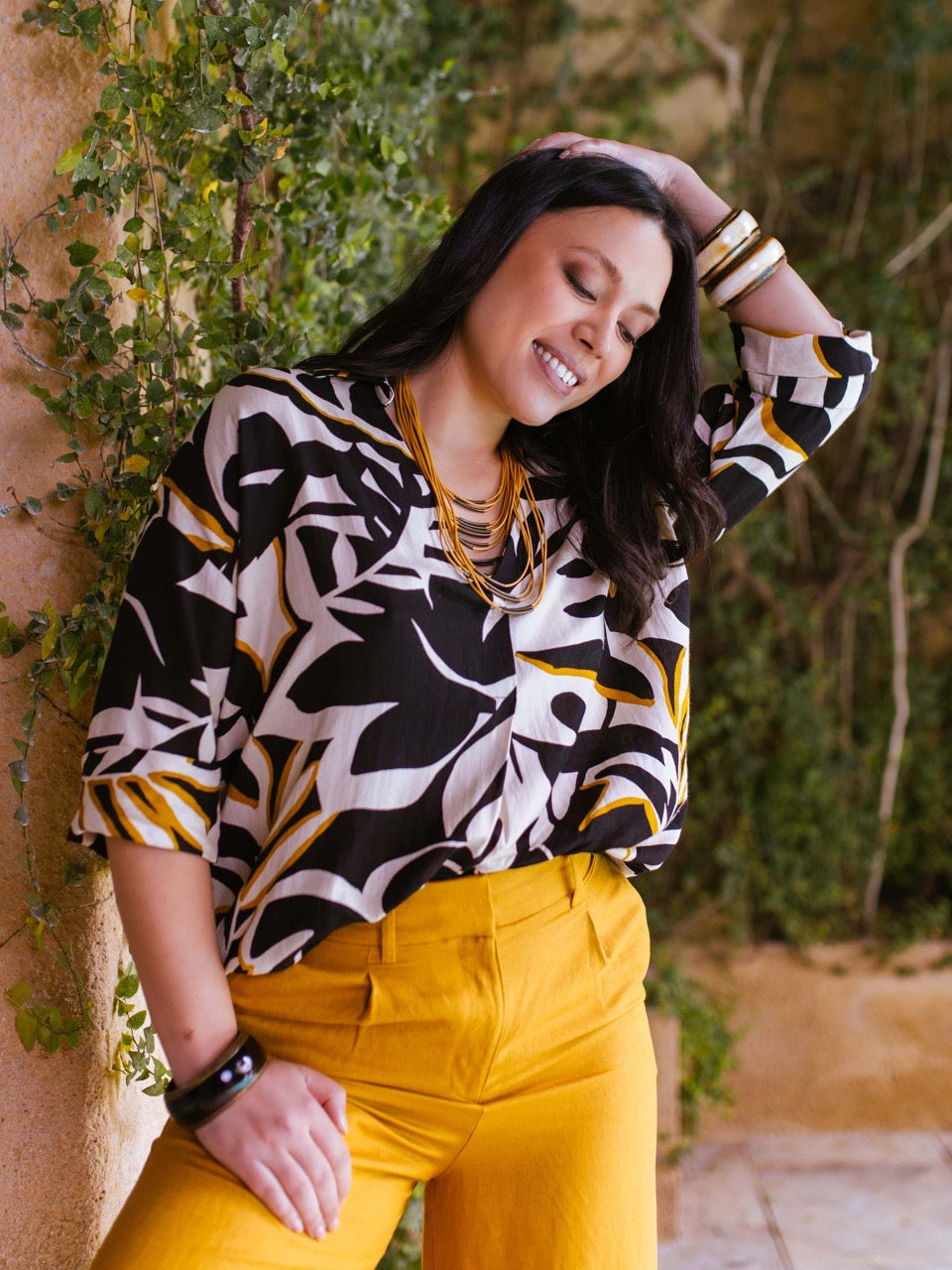Bluse aus Halbleinen in Schwarz