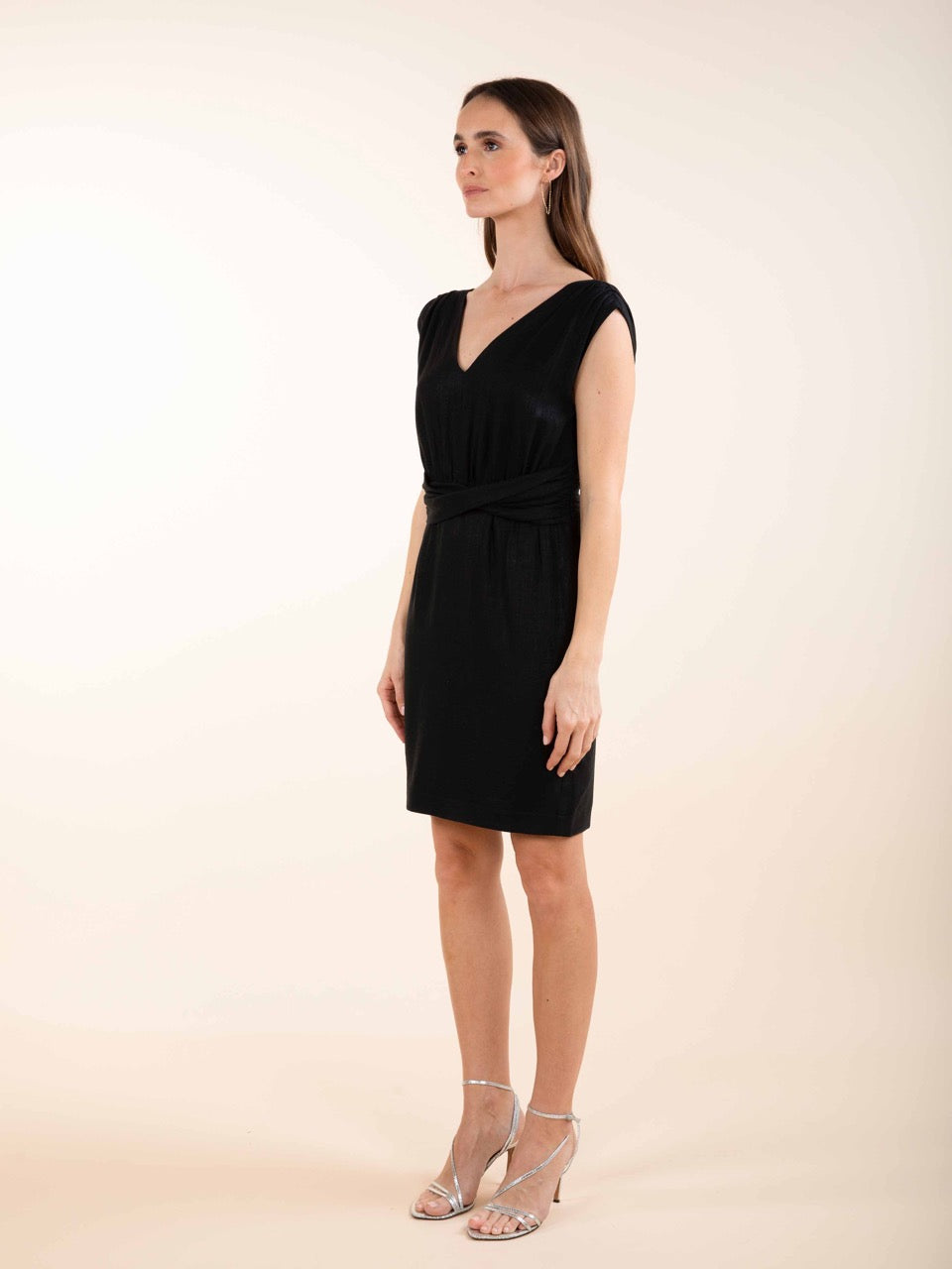 Tailliertes Kleid in Schwarz