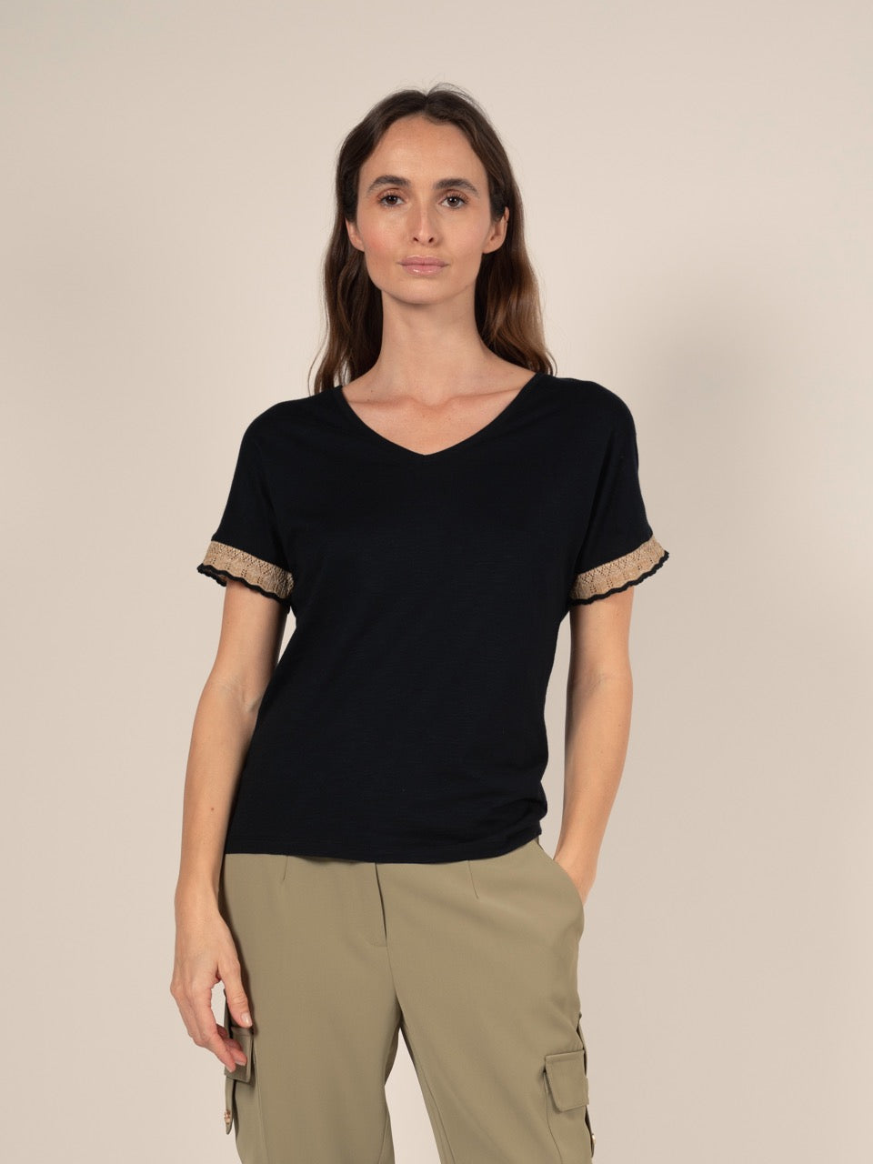 Verziertes T-Shirt in Schwarz