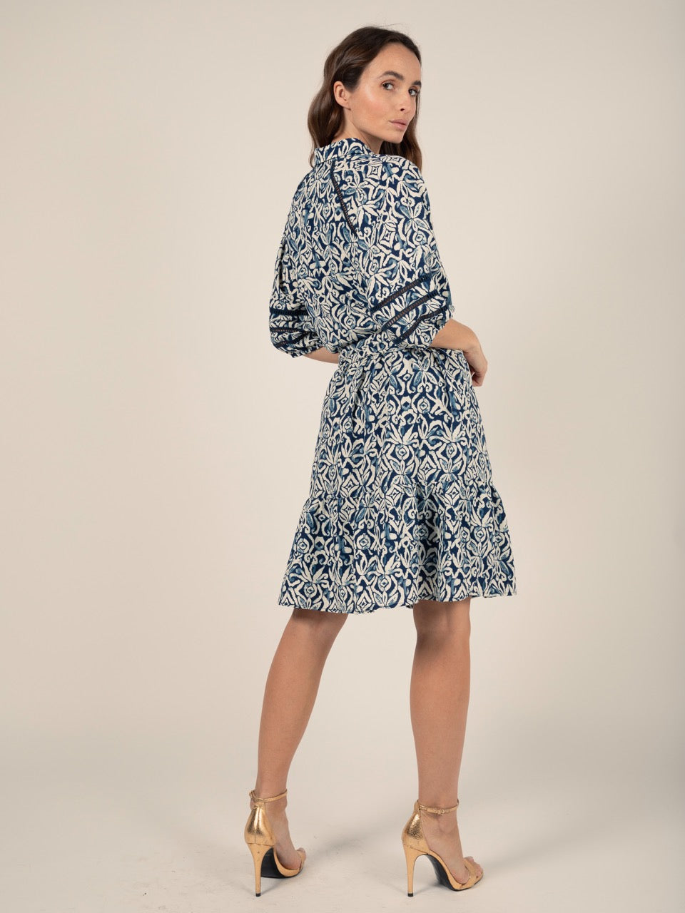 Kleid mit Puffärmeln