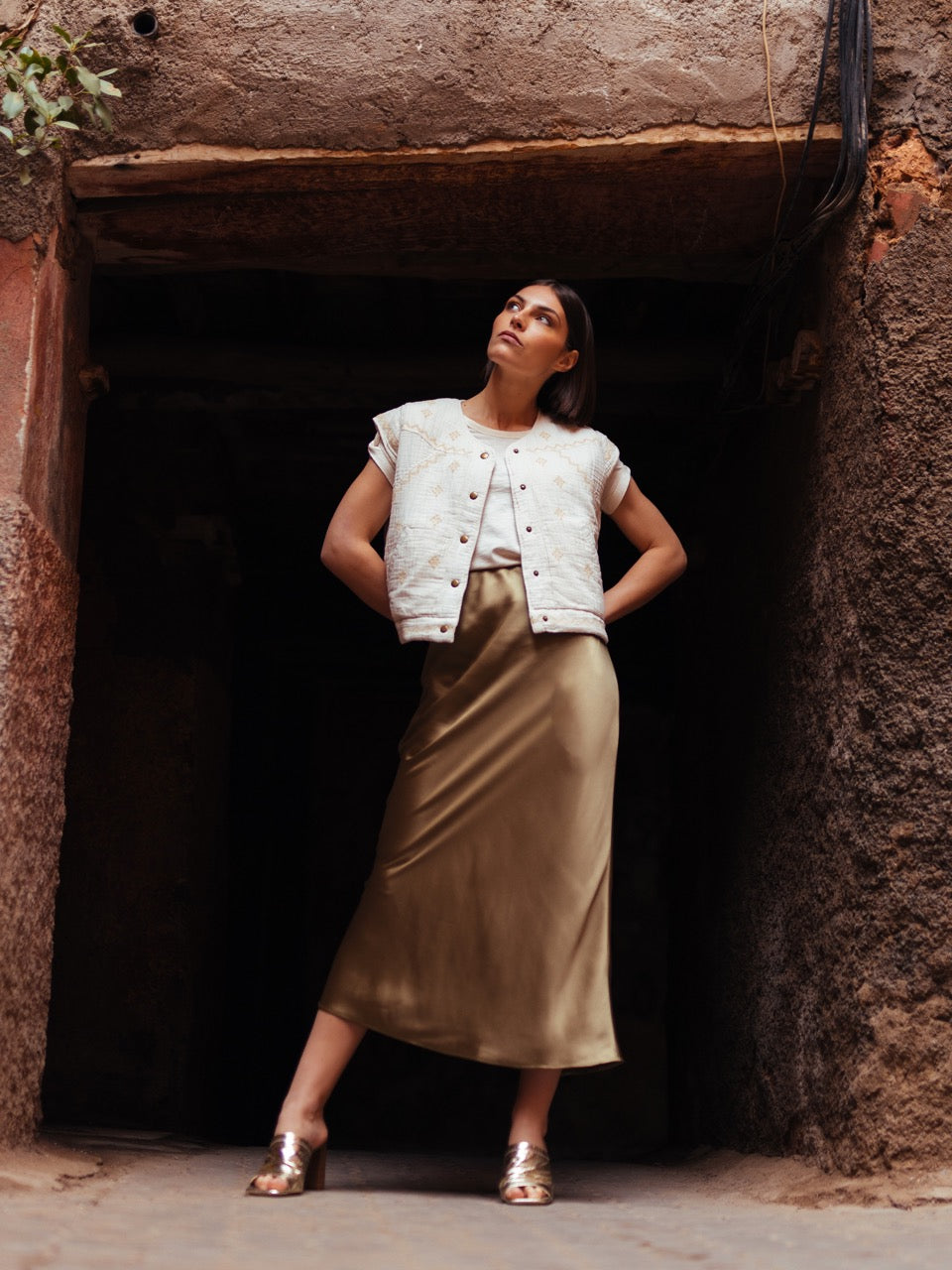 Langer satinierter Rock