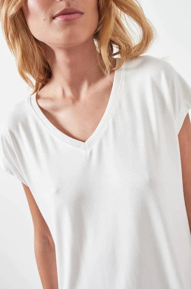 T-Shirt mit V-Ausschnitt JADE
