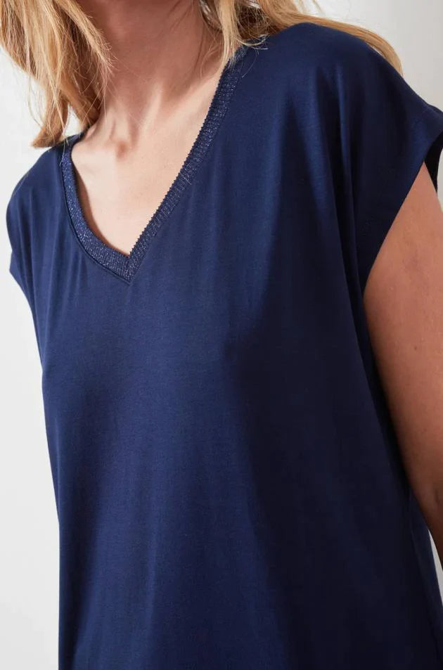 T-Shirt mit V-Ausschnitt JADE