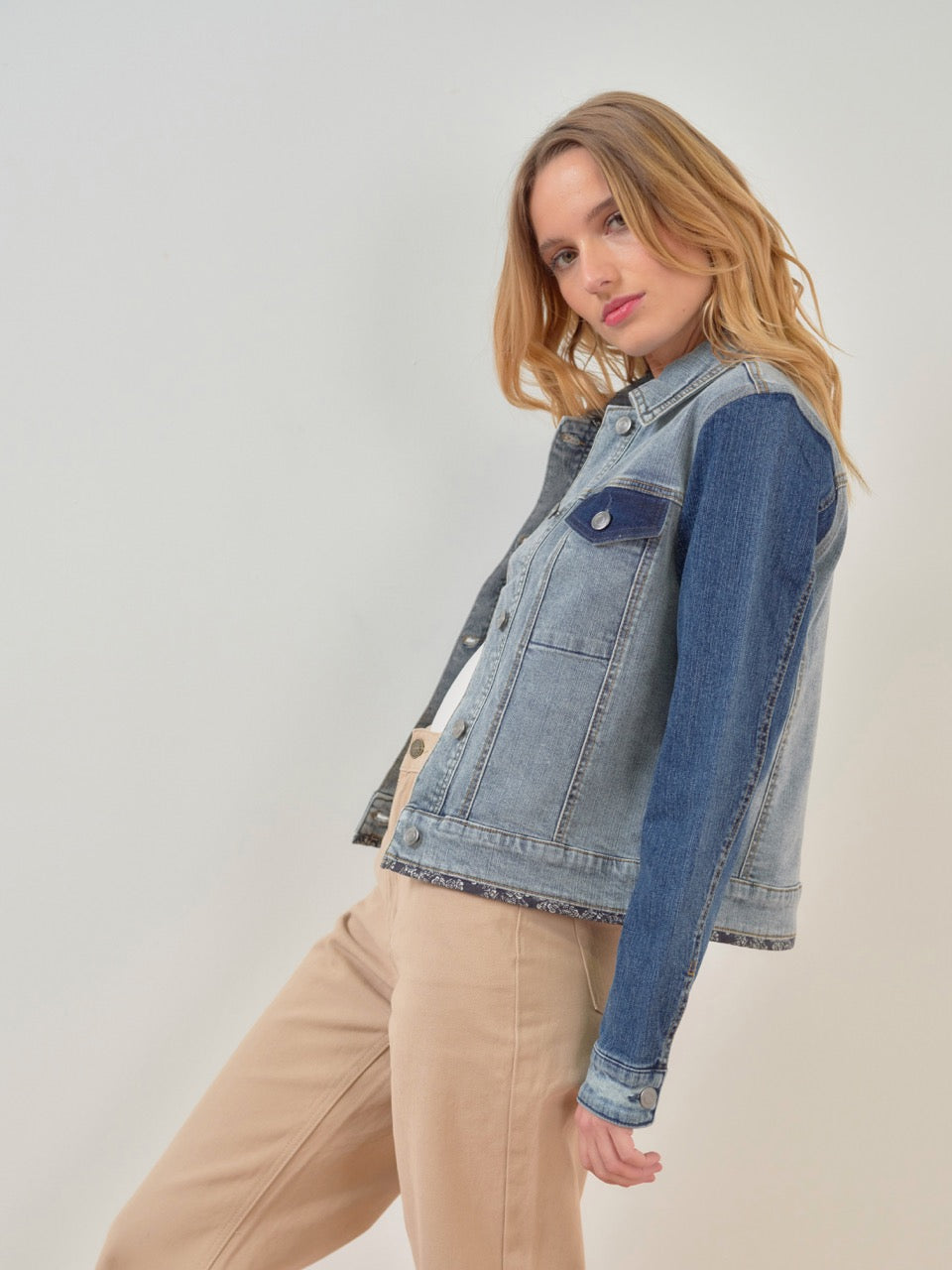Jeansjacke Detail bedruckt
