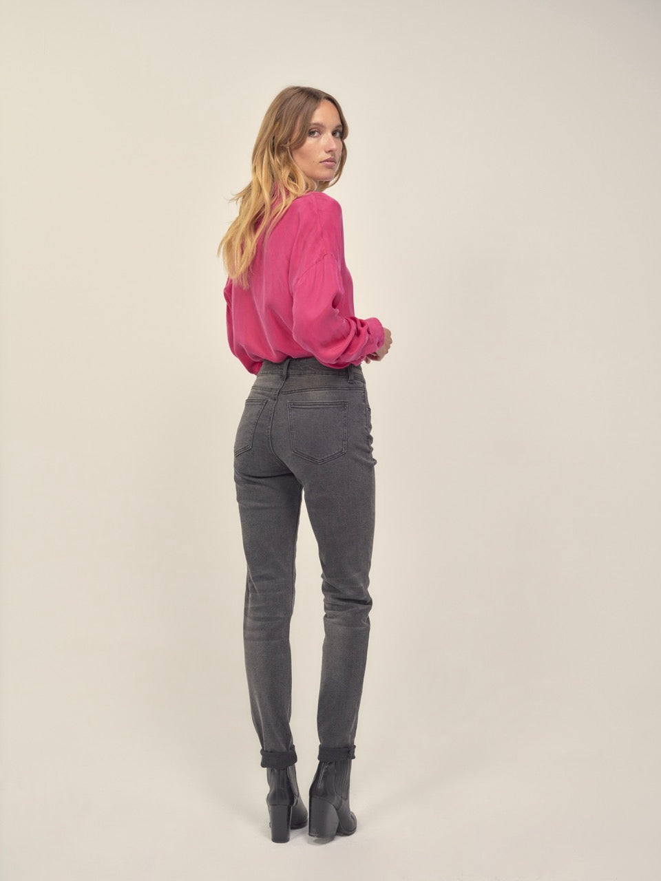 Jeans KATE mit Gürtelapplikation