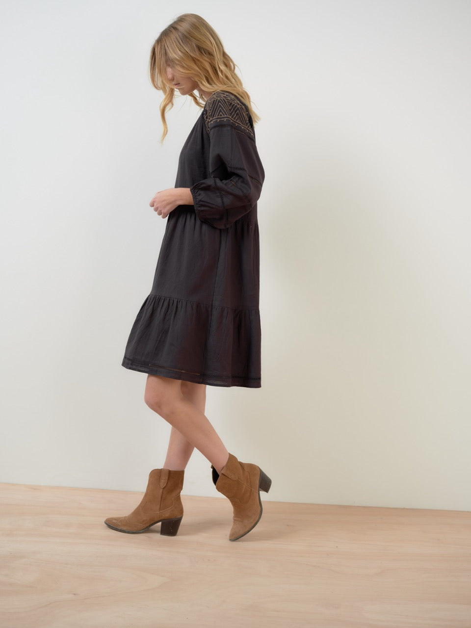 Besticktes Kleid