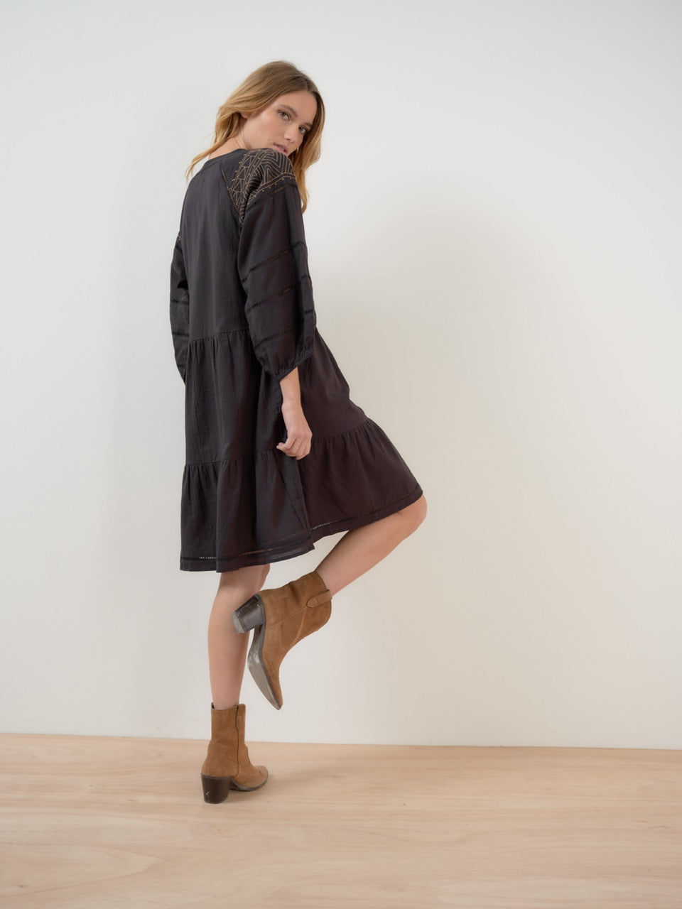 Besticktes Kleid
