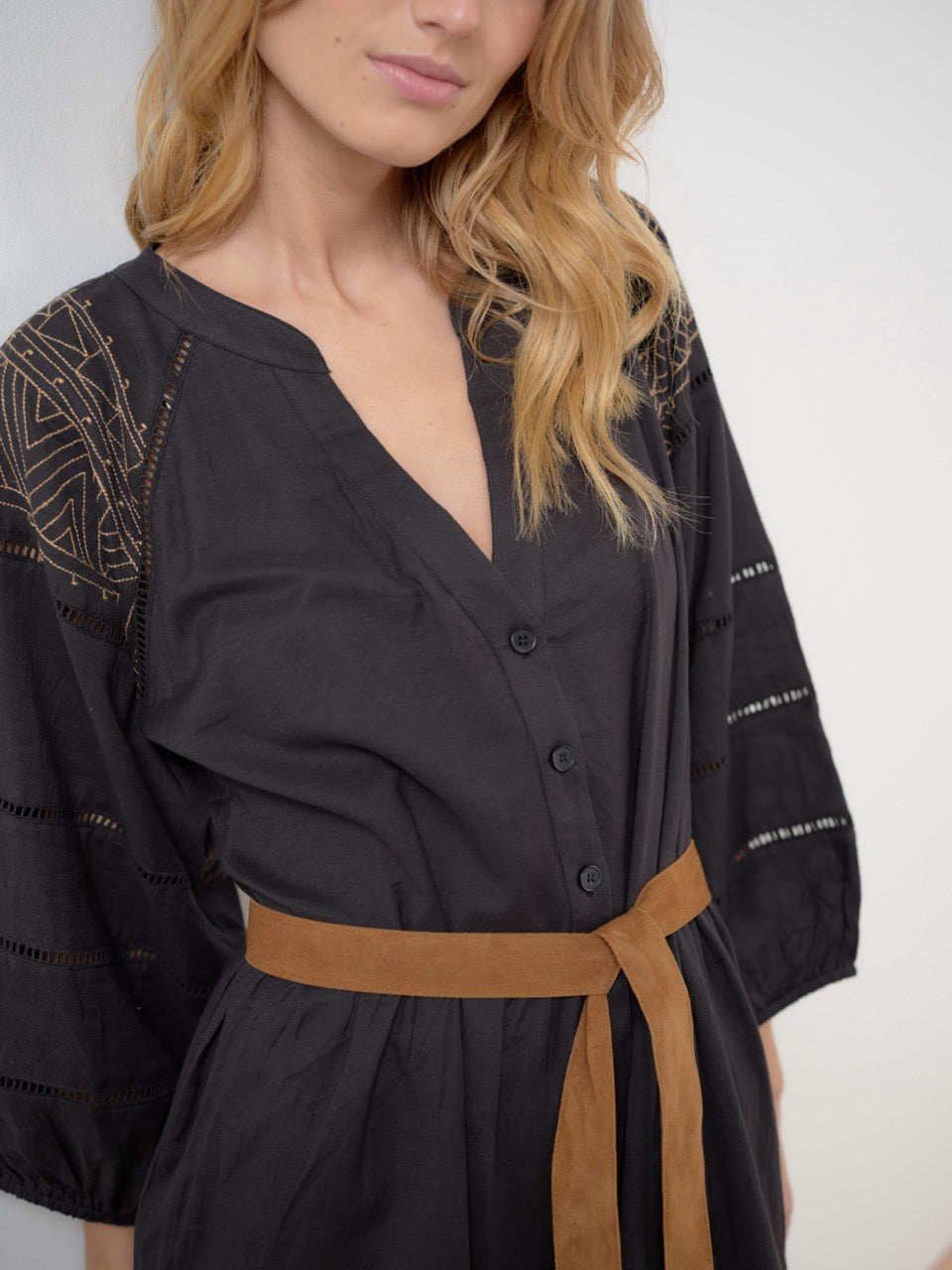 Besticktes Kleid