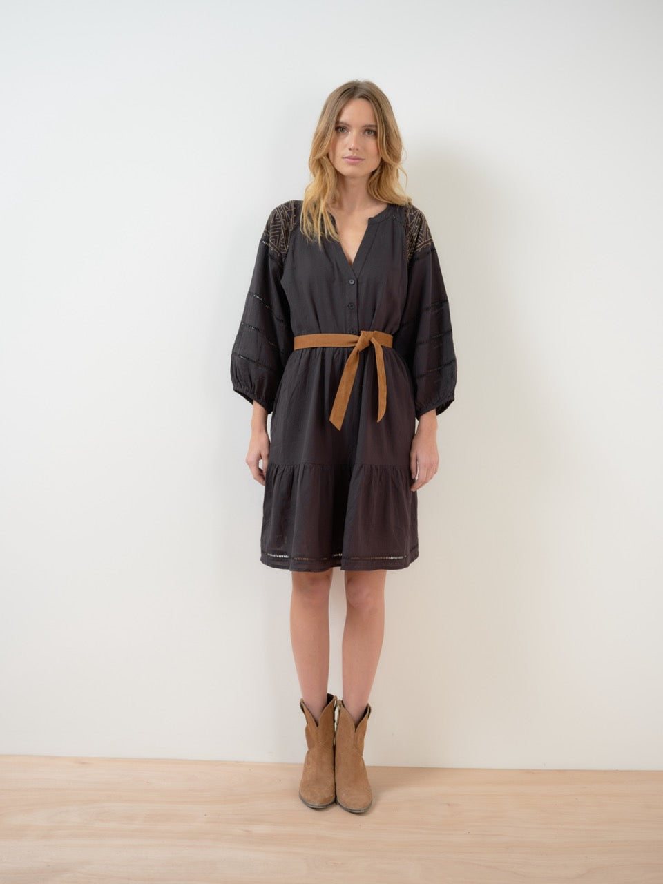Besticktes Kleid