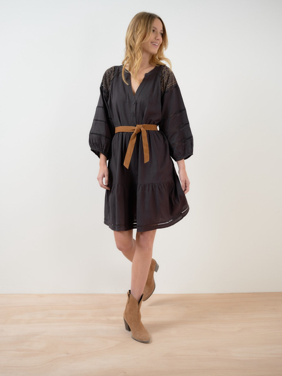 Besticktes Kleid
