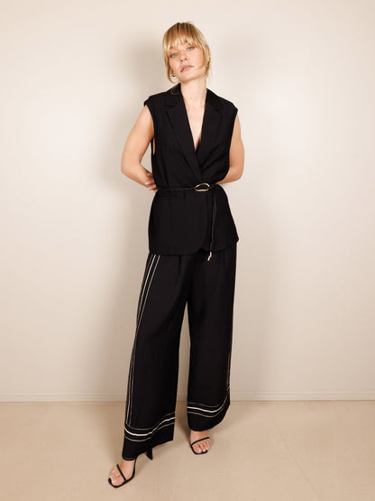 Ärmelloser Blazer in Schwarz