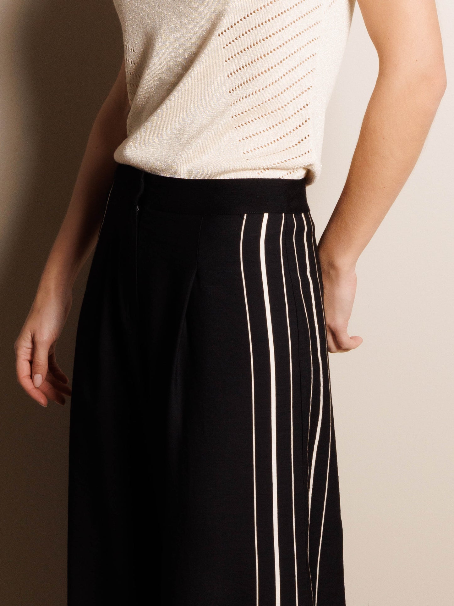 Weite, fließende Hose in Schwarz