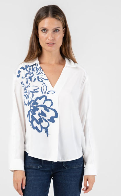 Bluse mit Blumen