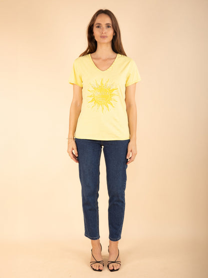 Glänzendes bedrucktes T-Shirt