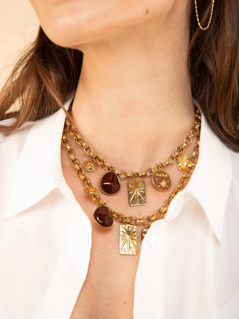 Halskette mit Anhängern