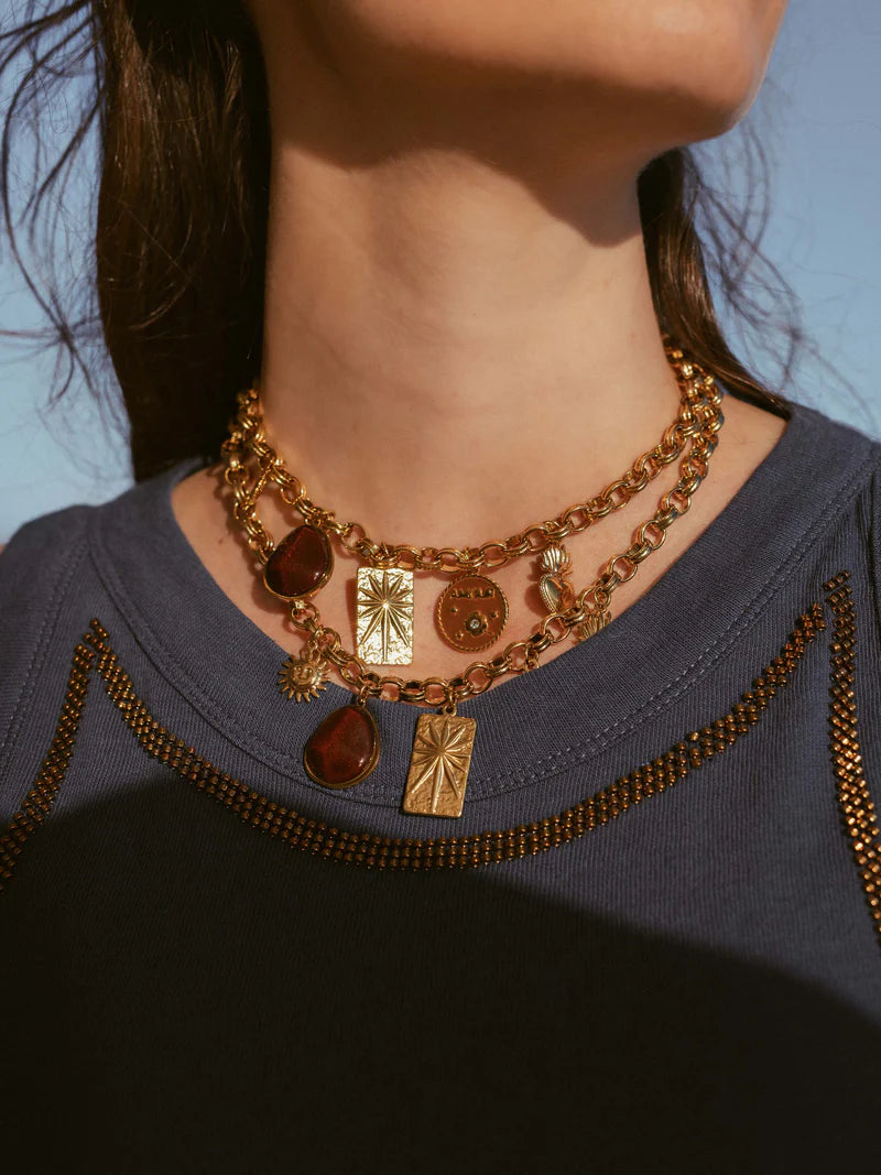 Halskette mit Anhängern