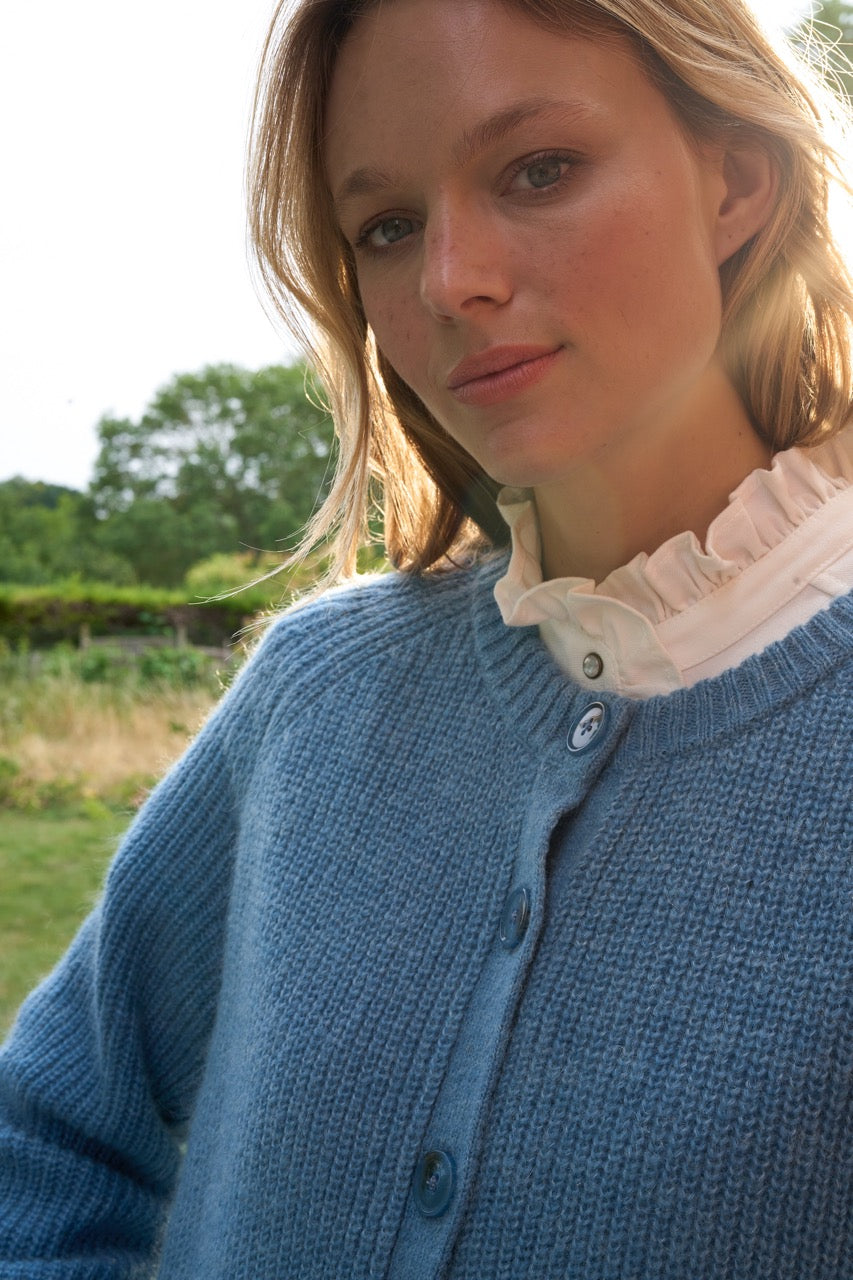 Strickjacke PENELOPE in Gletscherblau