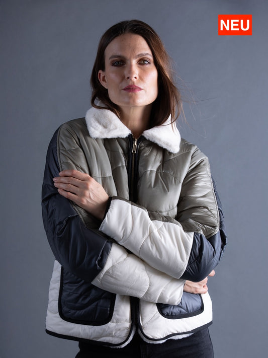 Kurze Wende-Daunenjacke