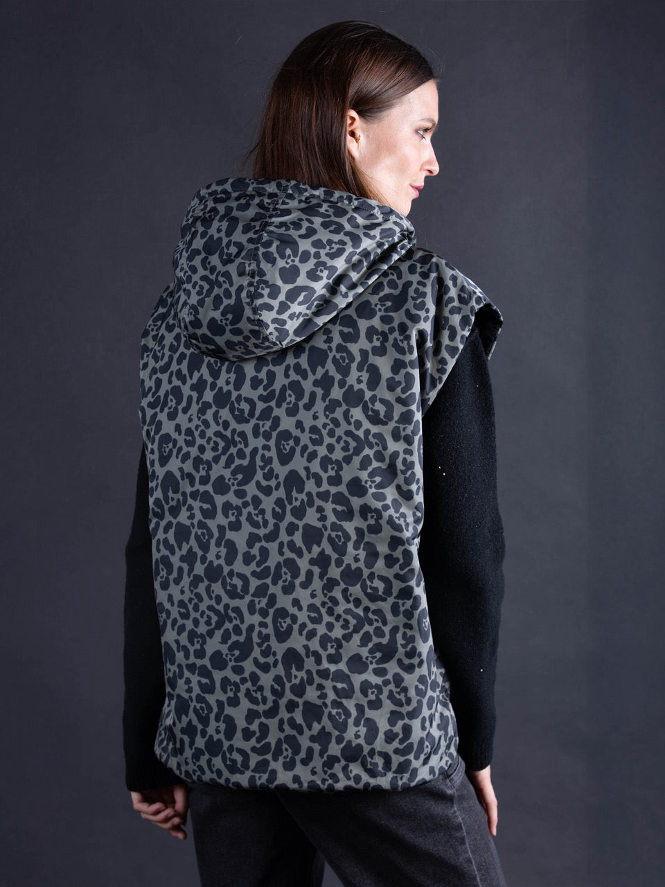 Ärmellose Daunenjacke mit Print